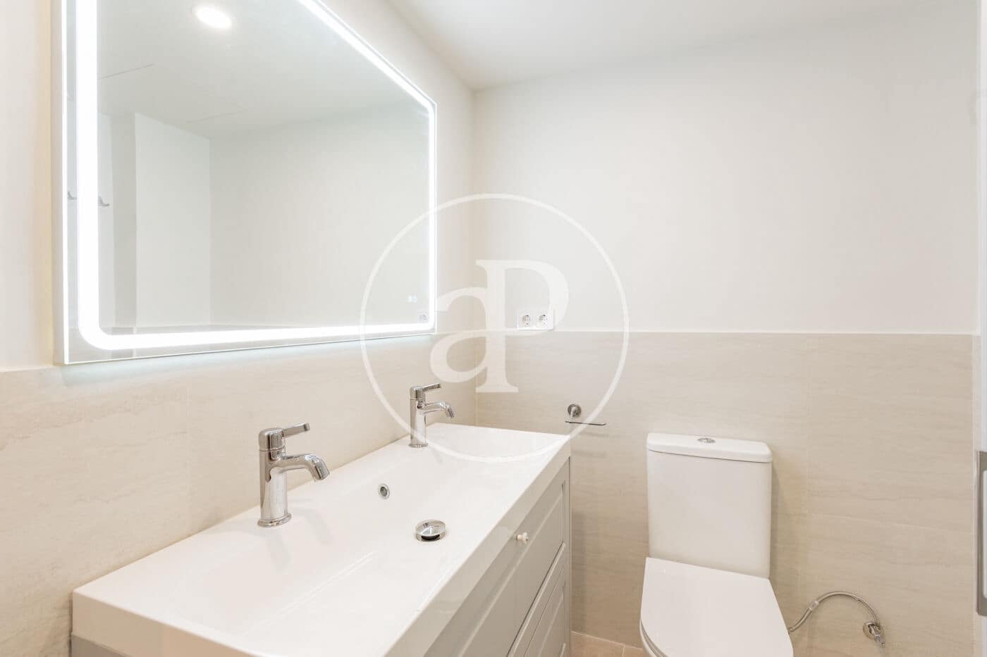 3 soveværelse Lejlighed til leje i Madrid by - € 3.300 (Ref: 9975451)