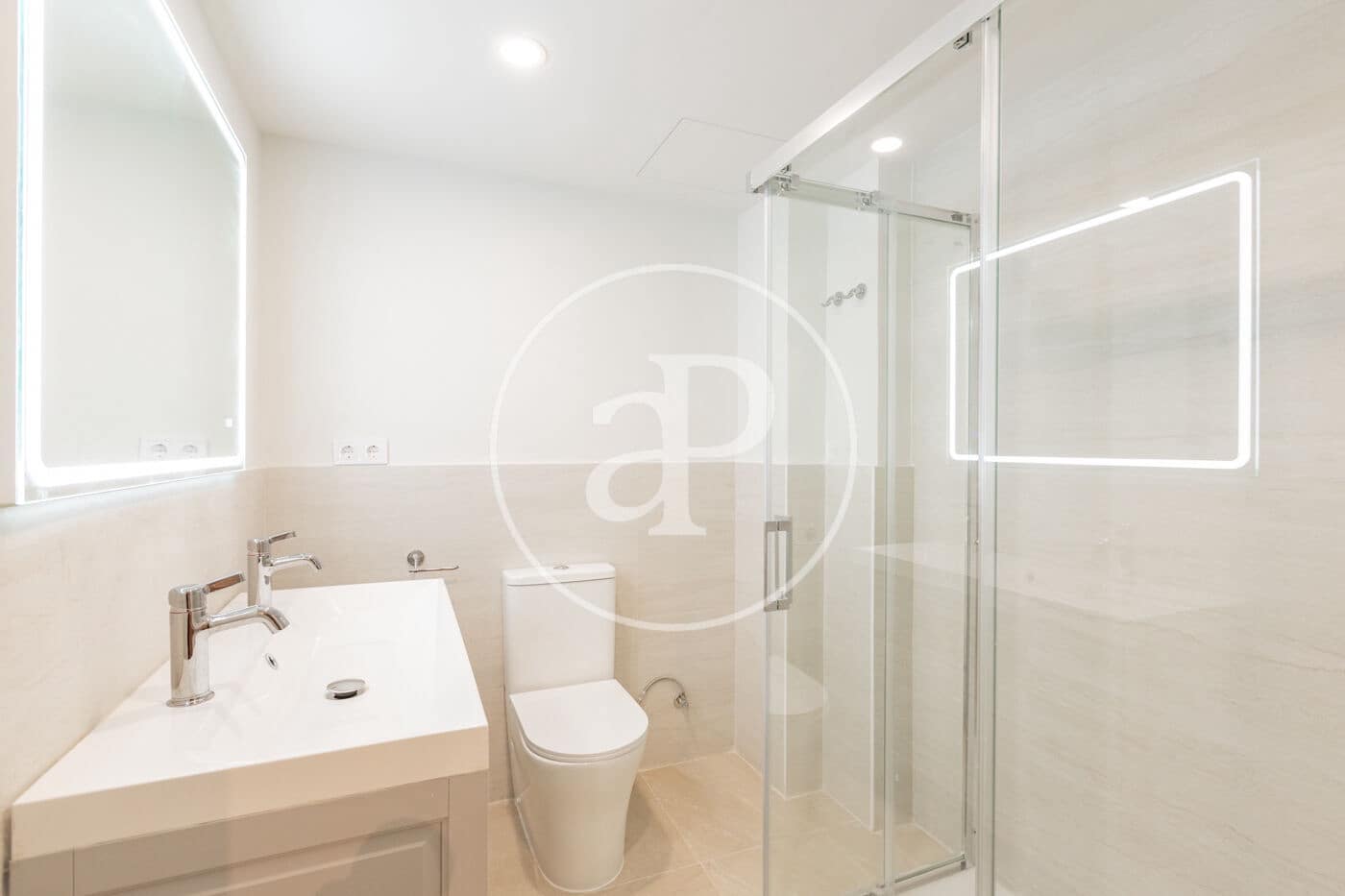 3 soveværelse Lejlighed til leje i Madrid by - € 3.300 (Ref: 9975451)
