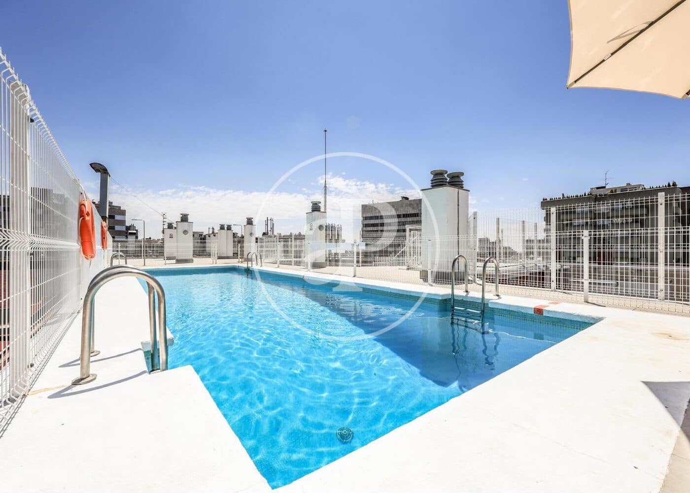 2 soveværelse Penthouse til salg i Madrid by med swimmingpool - € 985.000 (Ref: 9975452)