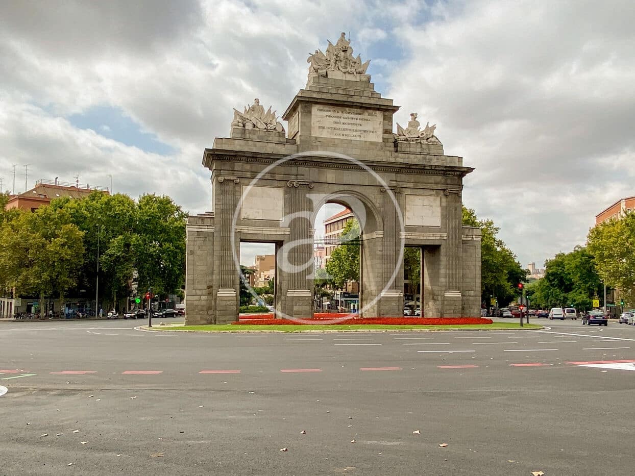 2 bedroom Apartment for sale in Madrid city with pool - € 680,000 (Ref: 9975453)