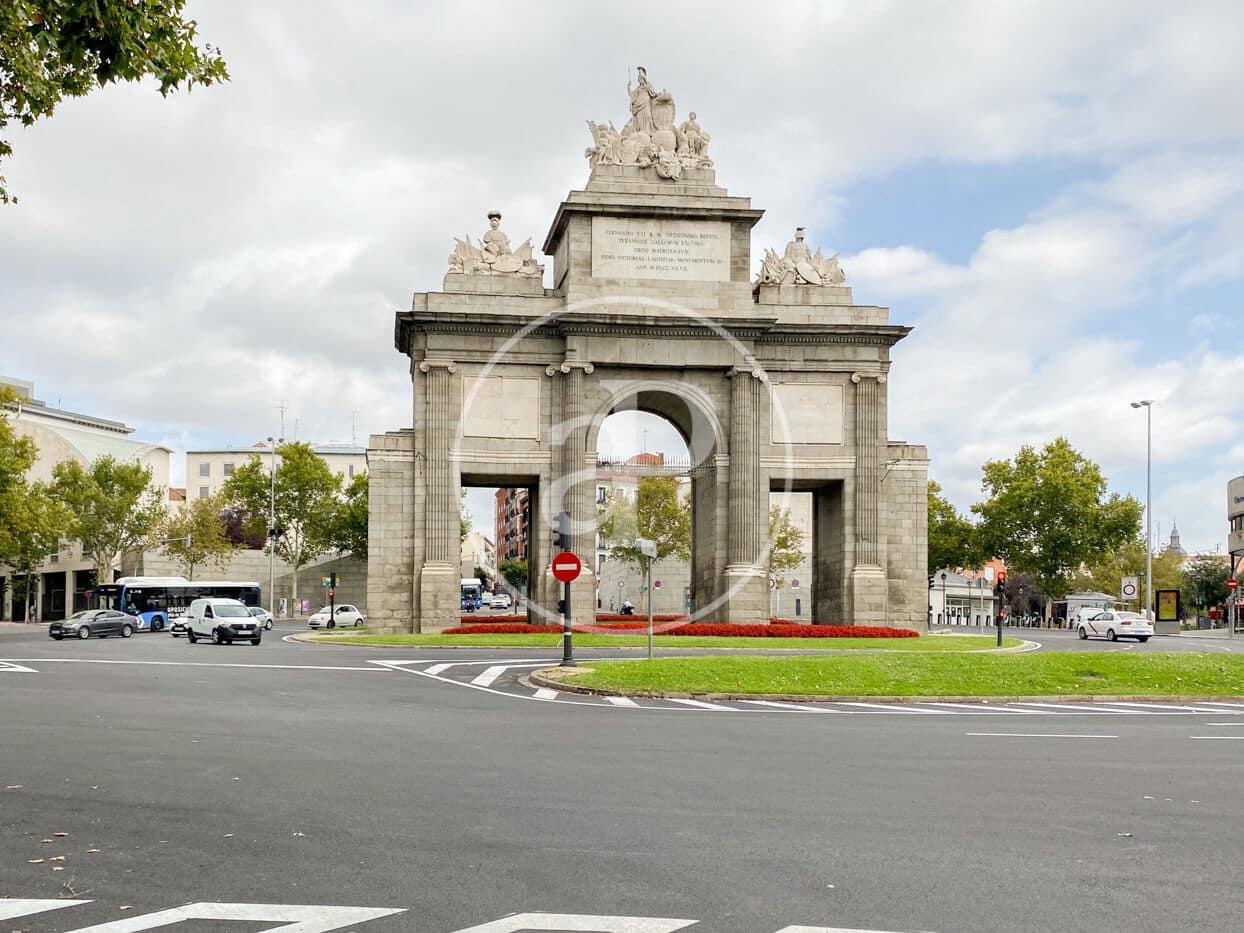 2 bedroom Apartment for sale in Madrid city with pool - € 680,000 (Ref: 9975453)
