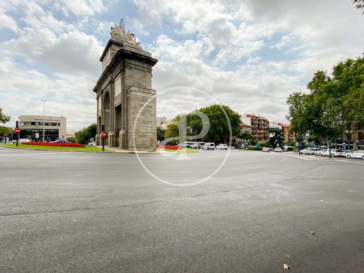 2 bedroom Apartment for sale in Madrid city with pool - € 680,000 (Ref: 9975453)