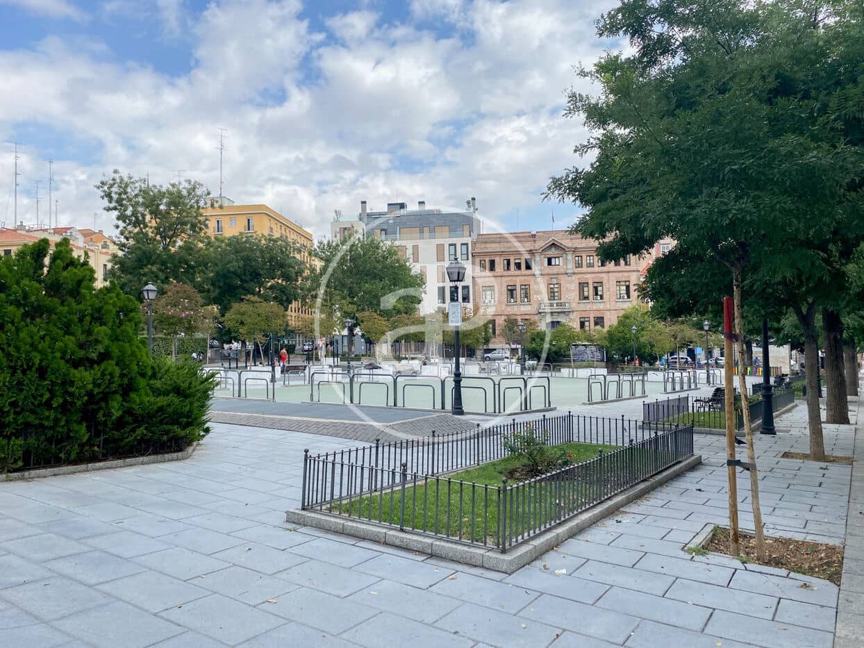 2 bedroom Apartment for sale in Madrid city with pool - € 680,000 (Ref: 9975453)