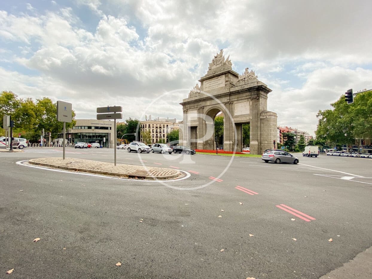 2 bedroom Apartment for sale in Madrid city with pool - € 680,000 (Ref: 9975453)