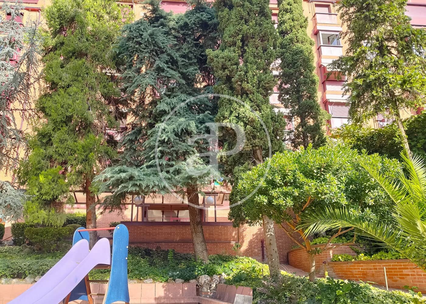 2 bedroom Apartment for sale in Madrid city with pool - € 680,000 (Ref: 9975453)