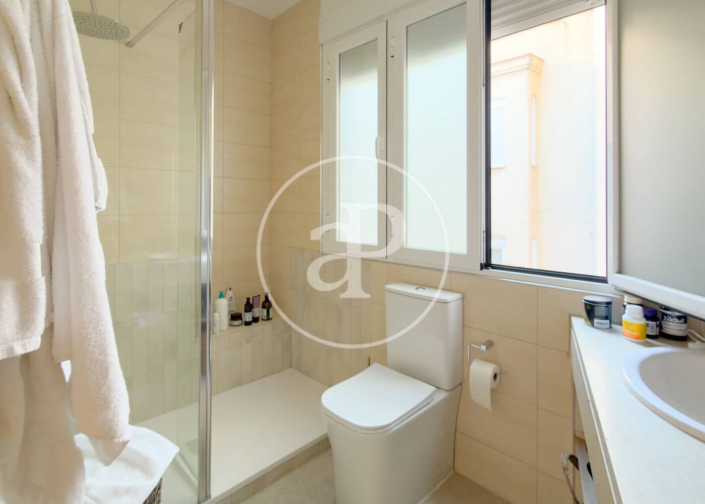 2 soveværelse Lejlighed til leje i Madrid by - € 3.000 (Ref: 9975454)