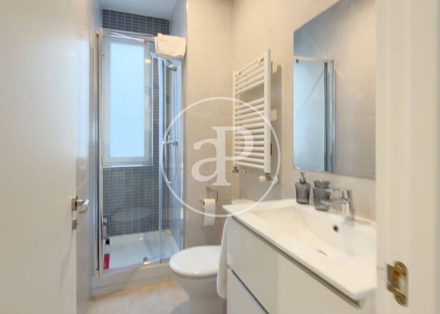 2 soveværelse Lejlighed til leje i Madrid by - € 3.000 (Ref: 9975454)
