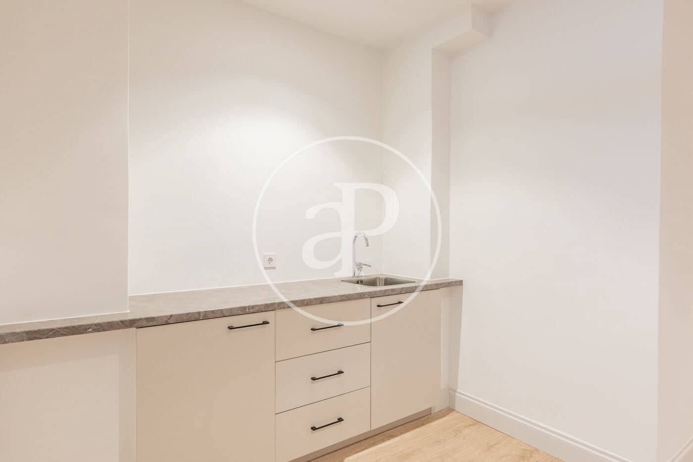 Apartamento de 3 habitaciones en Madrid ciudad en venta - 1.560.000 € (Ref: 9975456)