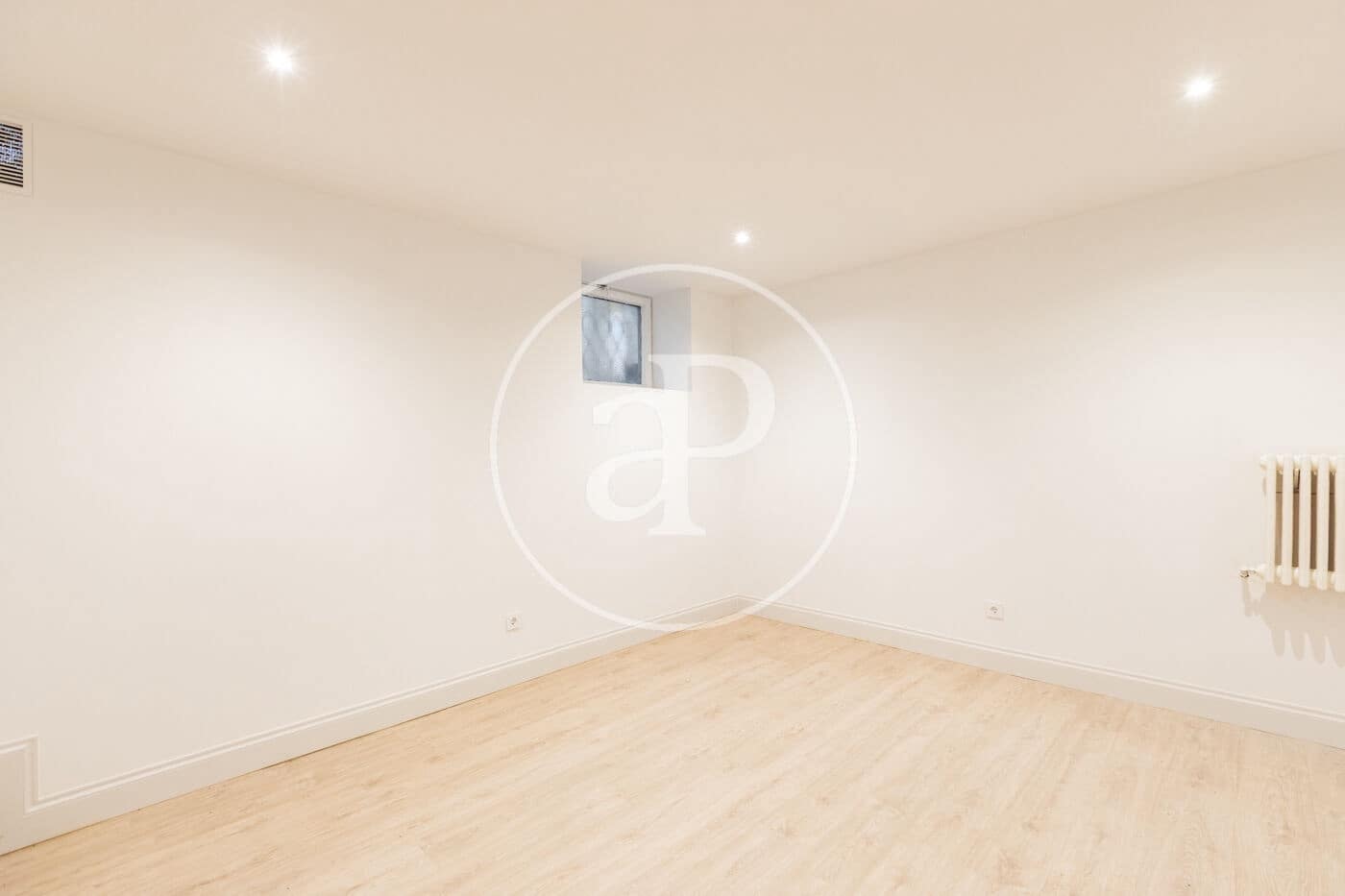 Apartamento de 3 habitaciones en Madrid ciudad en venta - 1.560.000 € (Ref: 9975456)