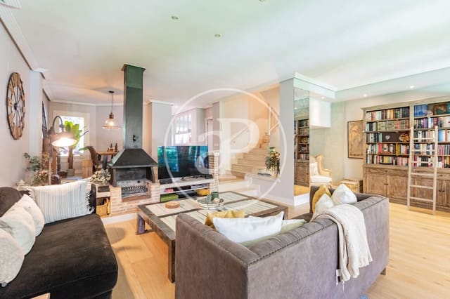 4 slaapkamer Villa te koop in Algete met zwembad - € 760.000 (Ref: 9977330)