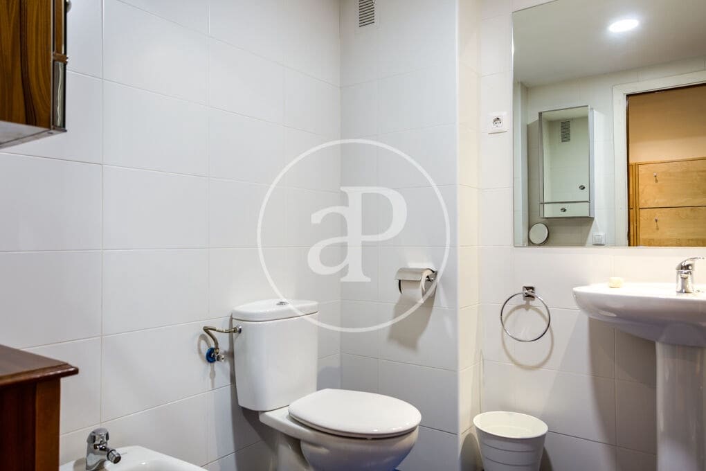 2 quarto Apartamento para arrendar em Madrid cidade - 2 400 € (Ref: 9977333)