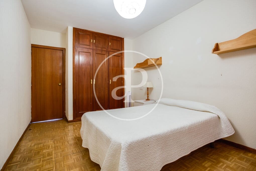 2 quarto Apartamento para arrendar em Madrid cidade - 2 400 € (Ref: 9977333)
