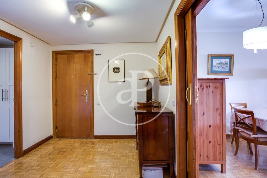 2 quarto Apartamento para arrendar em Madrid cidade - 2 400 € (Ref: 9977333)