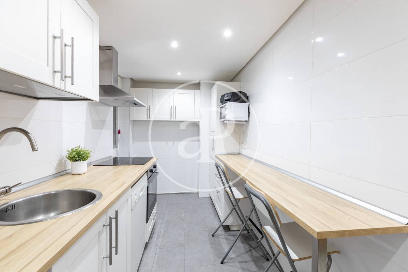 2 bedroom Apartment for rent in Madrid city - € 2,400 (Ref: 9977333)