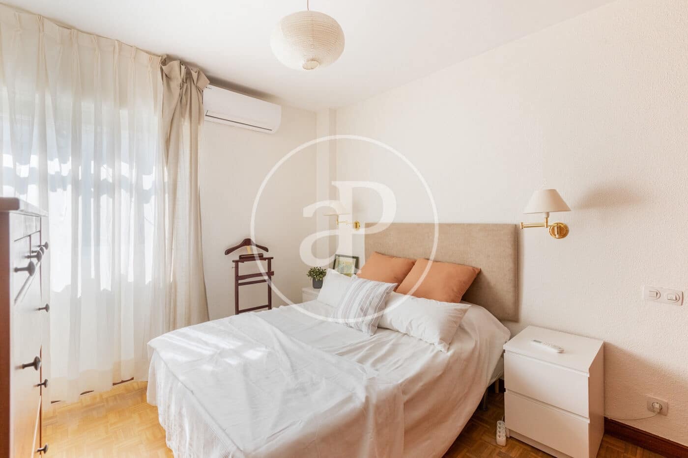 2 bedroom Apartment for rent in Madrid city - € 2,400 (Ref: 9977333)