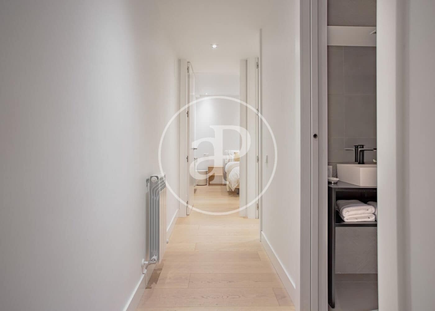 3 sovrum Lägenhet att hyra i Madrid stad - 8 000 € (Ref: 9977335)