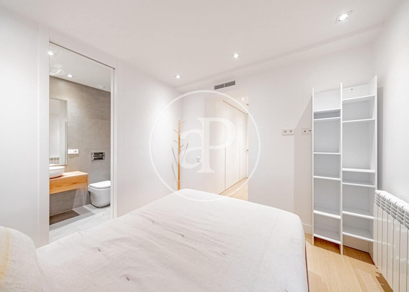 3 sovrum Lägenhet att hyra i Madrid stad - 8 000 € (Ref: 9977335)