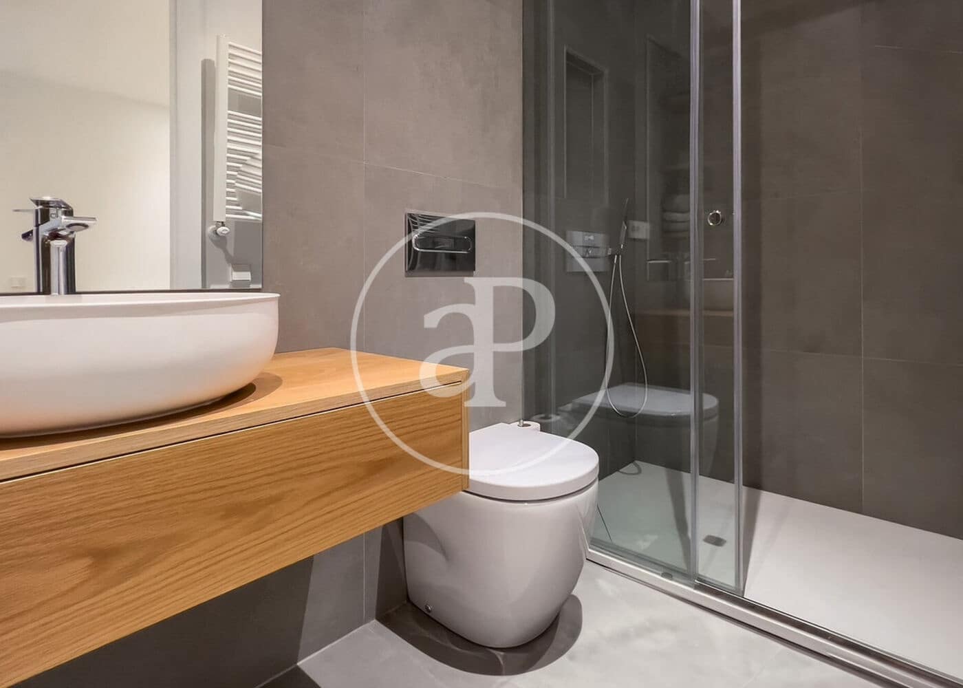 3 sovrum Lägenhet att hyra i Madrid stad - 8 000 € (Ref: 9977335)
