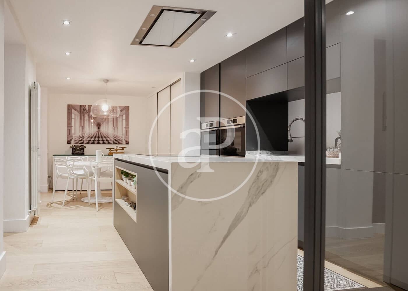 3 sovrum Lägenhet att hyra i Madrid stad - 8 000 € (Ref: 9977335)