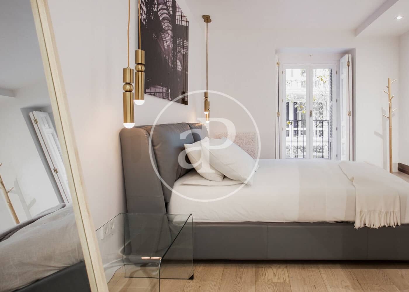 3 sovrum Lägenhet att hyra i Madrid stad - 8 000 € (Ref: 9977335)