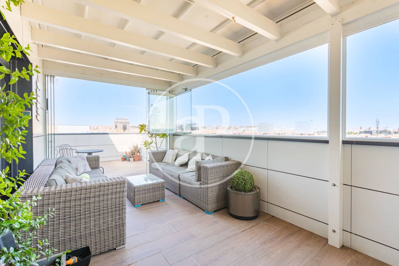 3 Zimmer Apartment zu vermieten in Madrid Stadt mit Pool Garage - 3.000 € (Ref: 9978903)