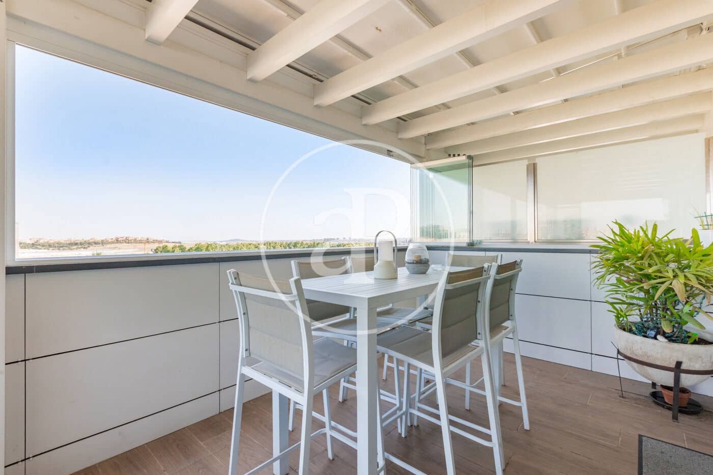 3 Zimmer Apartment zu vermieten in Madrid Stadt mit Pool Garage - 3.000 € (Ref: 9978903)