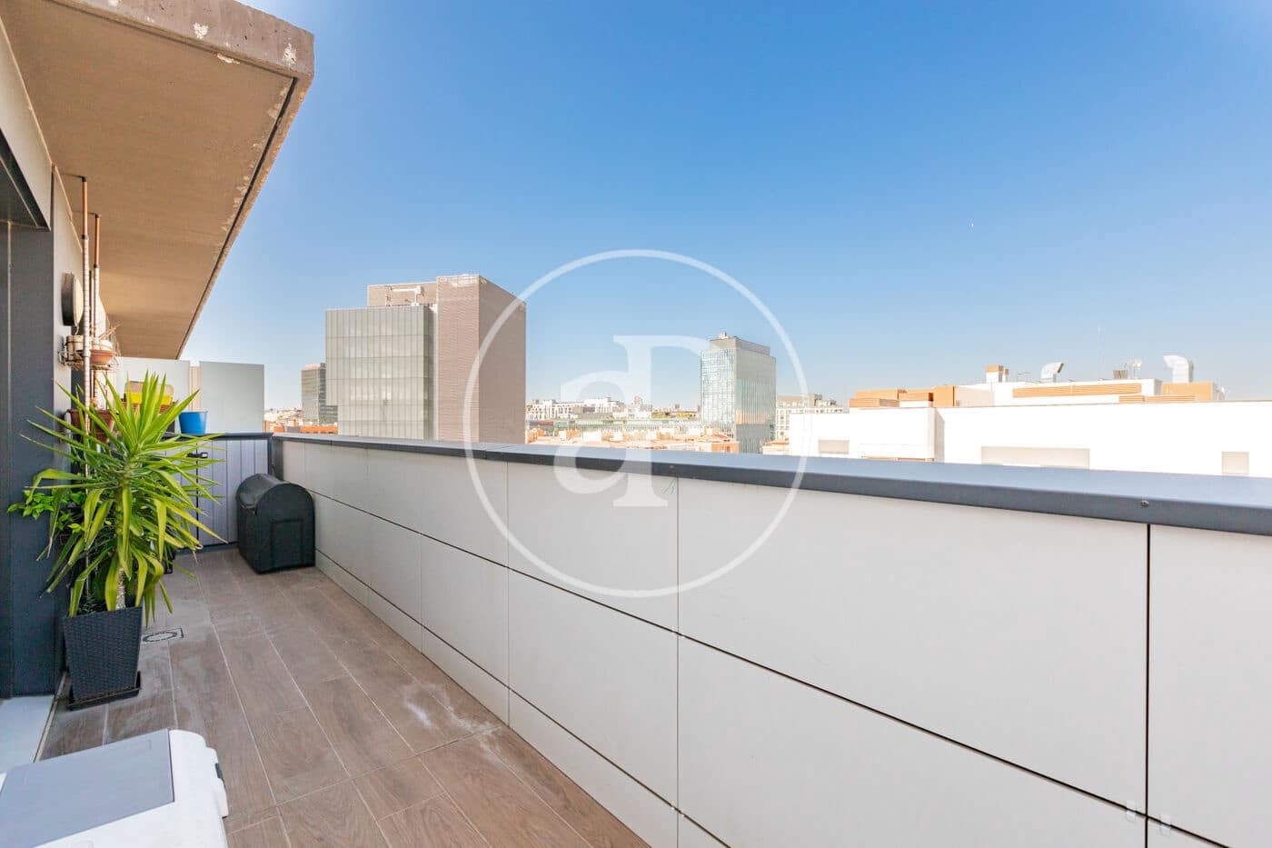 3 Zimmer Apartment zu vermieten in Madrid Stadt mit Pool Garage - 3.000 € (Ref: 9978903)