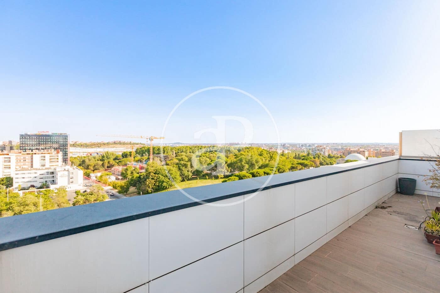 3 Zimmer Apartment zu vermieten in Madrid Stadt mit Pool Garage - 3.000 € (Ref: 9978903)