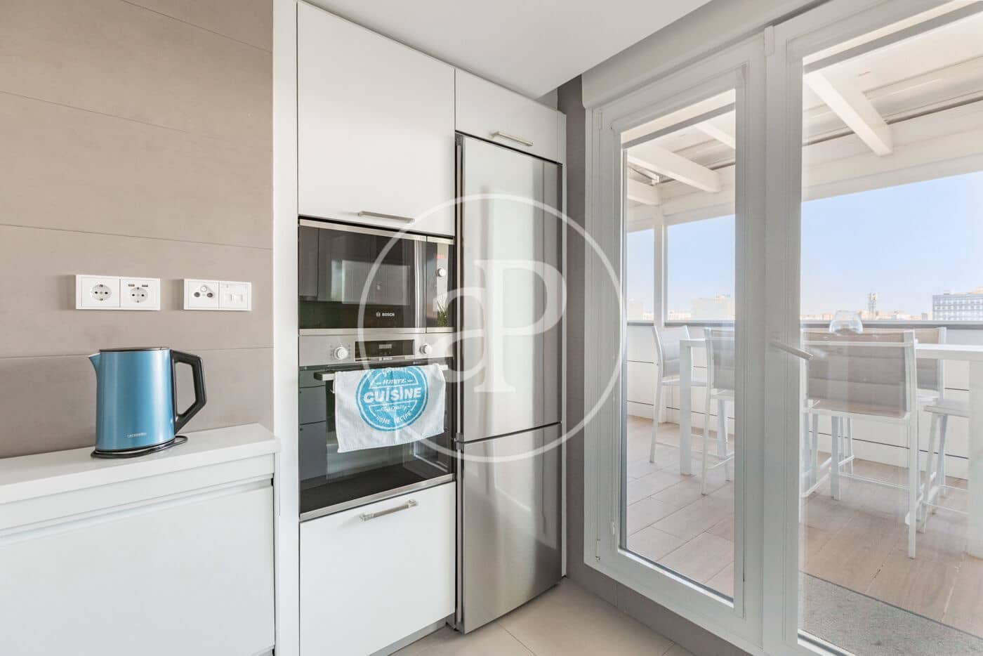 3 Zimmer Apartment zu vermieten in Madrid Stadt mit Pool Garage - 3.000 € (Ref: 9978903)