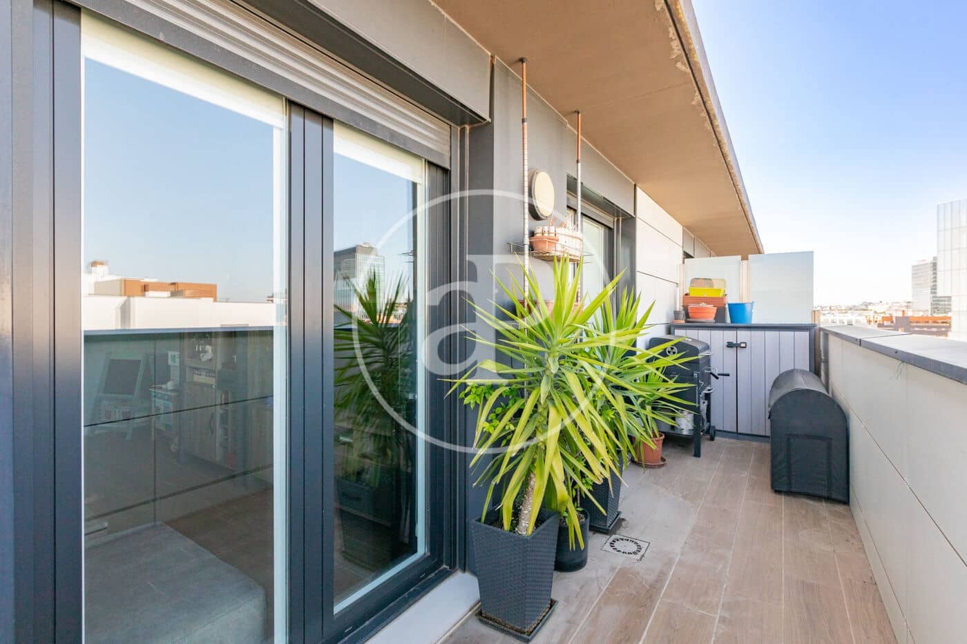 3 Zimmer Apartment zu vermieten in Madrid Stadt mit Pool Garage - 3.000 € (Ref: 9978903)
