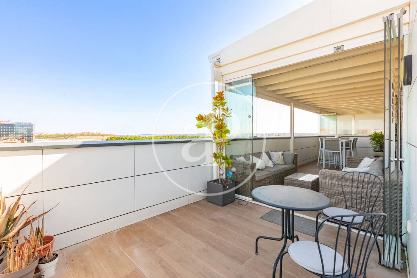 3 Zimmer Apartment zu vermieten in Madrid Stadt mit Pool Garage - 3.000 € (Ref: 9978903)