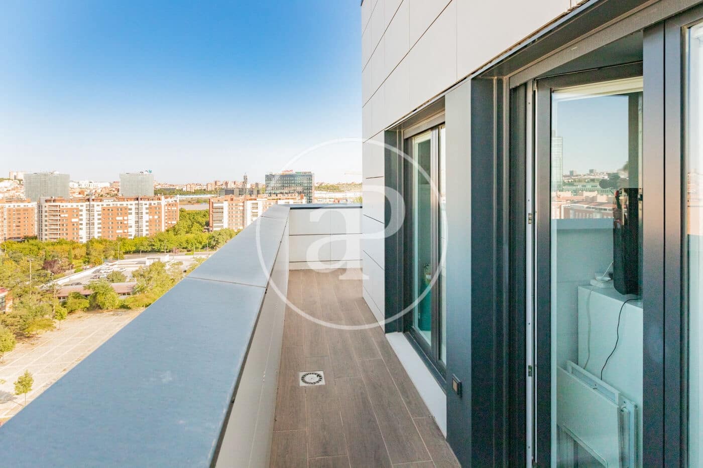 3 Zimmer Apartment zu vermieten in Madrid Stadt mit Pool Garage - 3.000 € (Ref: 9978903)
