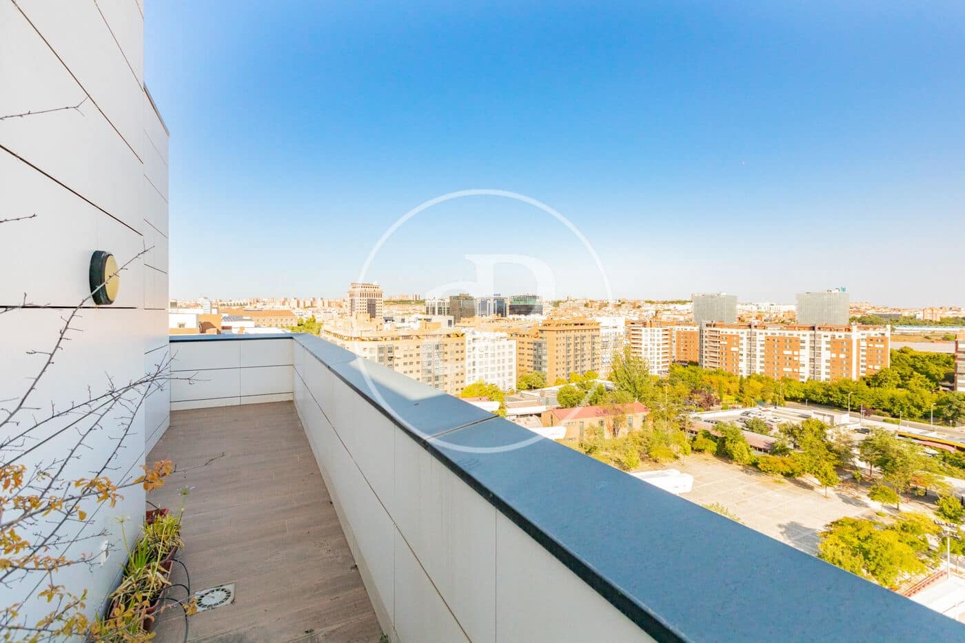 3 Zimmer Apartment zu vermieten in Madrid Stadt mit Pool Garage - 3.000 € (Ref: 9978903)