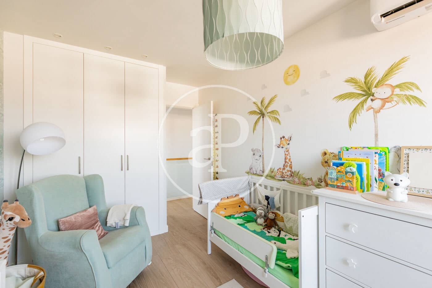 3 Zimmer Apartment zu vermieten in Madrid Stadt mit Pool Garage - 3.000 € (Ref: 9978903)