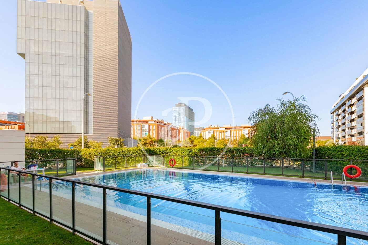 3 Zimmer Apartment zu vermieten in Madrid Stadt mit Pool Garage - 3.000 € (Ref: 9978903)