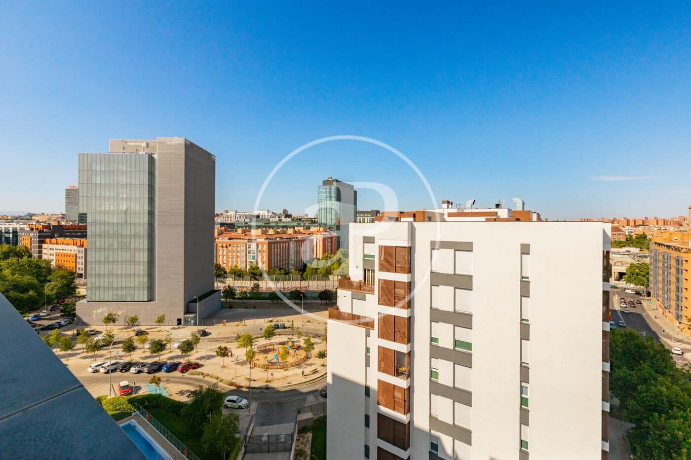 3 Zimmer Apartment zu vermieten in Madrid Stadt mit Pool Garage - 3.000 € (Ref: 9978903)