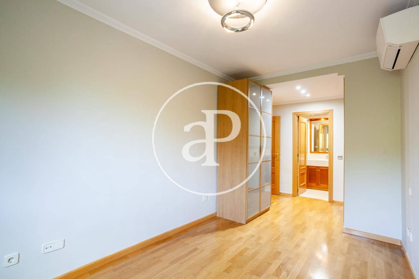 2 slaapkamer Appartement te huur in Pozuelo de Alarcon met zwembad garage - € 1.800 (Ref: 9978904)