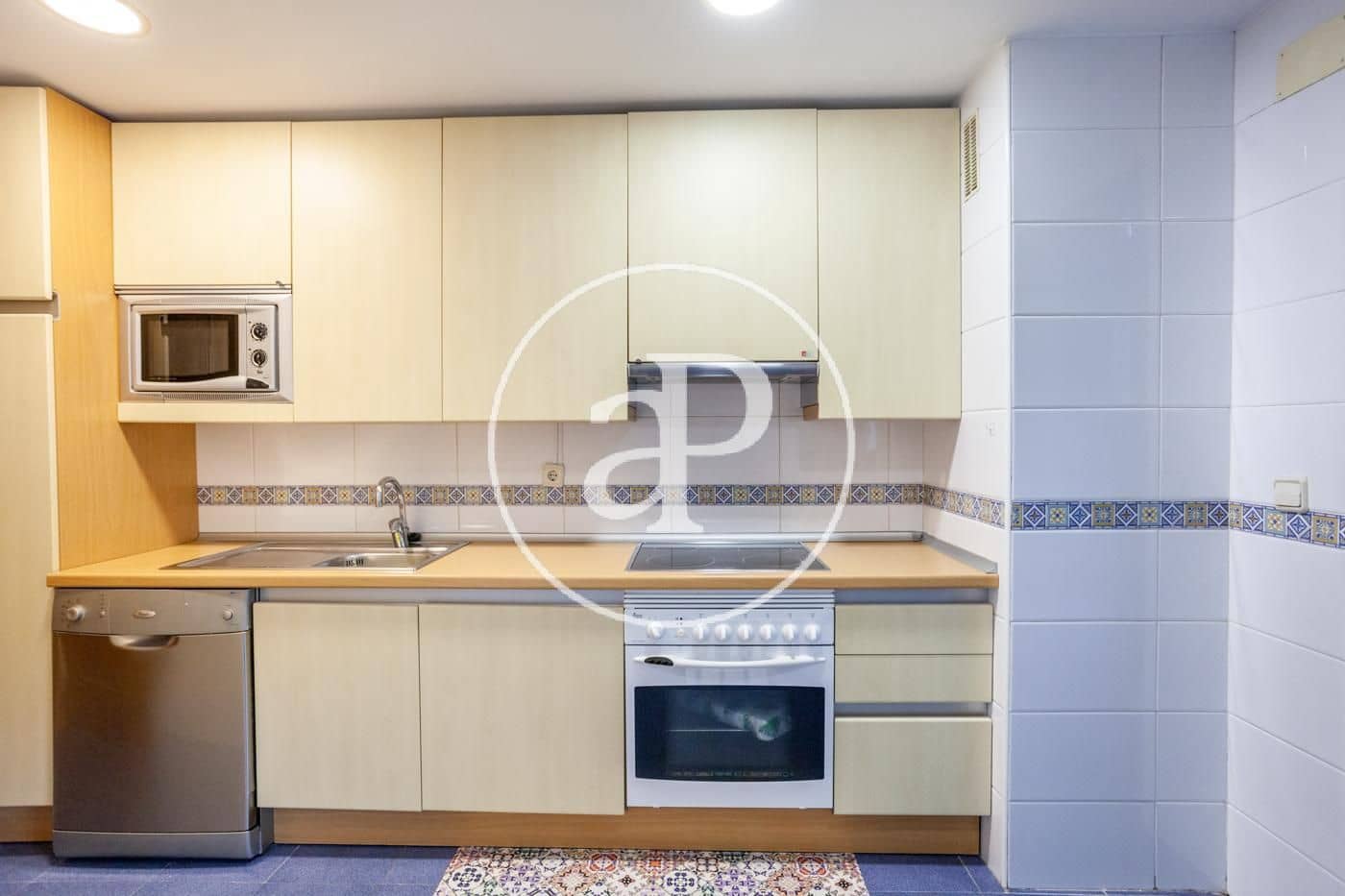 2 slaapkamer Appartement te huur in Pozuelo de Alarcon met zwembad garage - € 1.800 (Ref: 9978904)