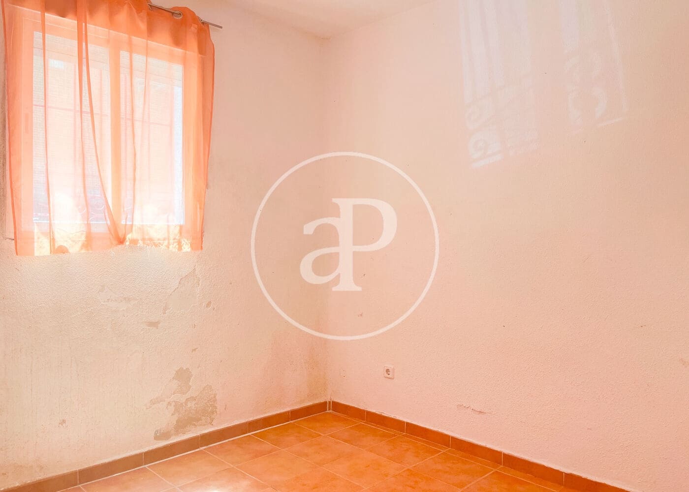 Apartamento de 2 habitaciones en Madrid ciudad en venta - 250.000 € (Ref: 9983032)