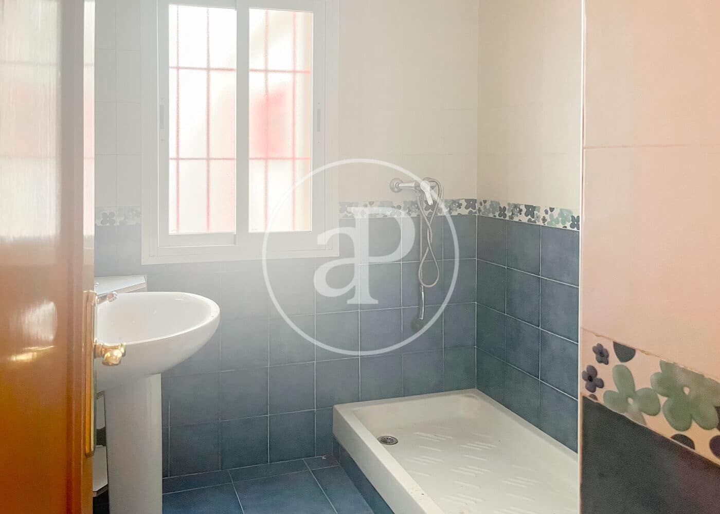 Apartamento de 2 habitaciones en Madrid ciudad en venta - 250.000 € (Ref: 9983032)