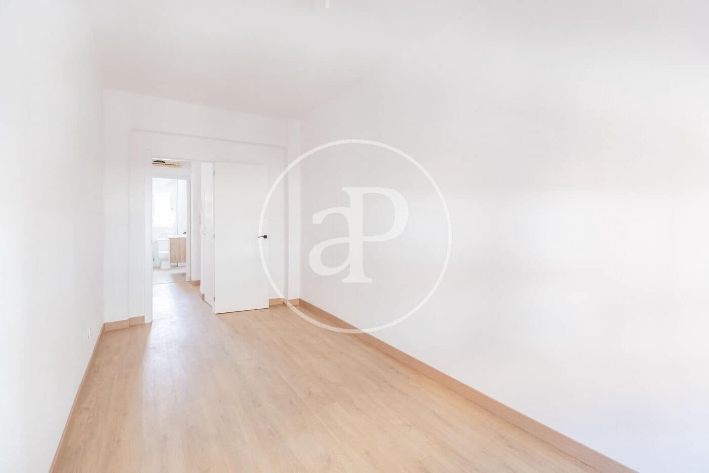2 bedroom Apartment for sale in Madrid city - € 425,000 (Ref: 9983033)