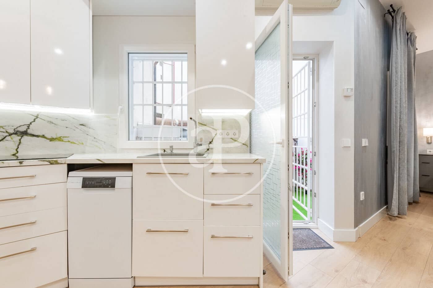 1 sovrum Lägenhet till salu i Madrid stad - 350 000 € (Ref: 9983036)
