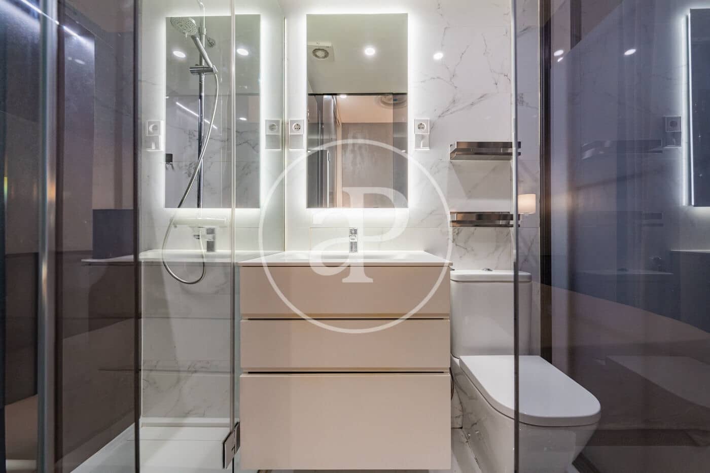 1 sovrum Lägenhet till salu i Madrid stad - 350 000 € (Ref: 9983036)