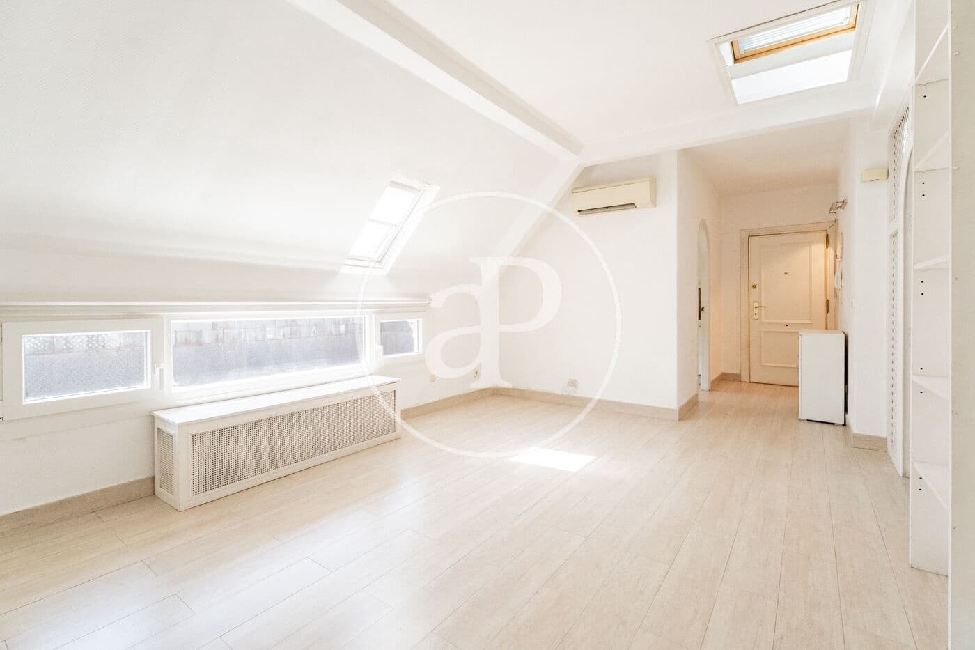 1 sypialnia Apartament na sprzedaż w Miasto Madryt z basenem - 650 000 € (Ref: 9983037)