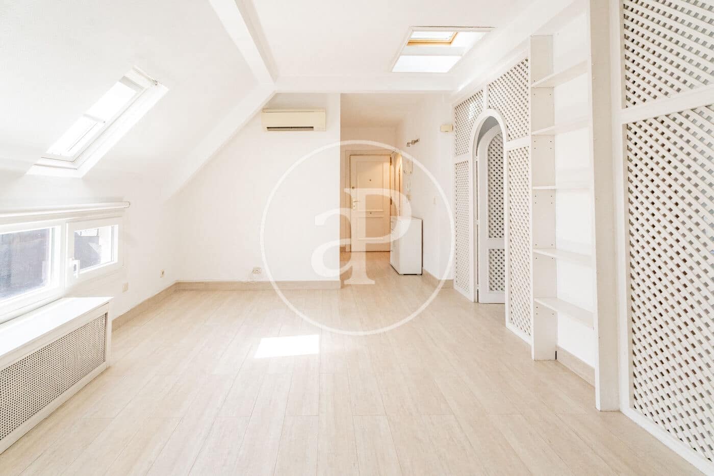 1 sypialnia Apartament na sprzedaż w Miasto Madryt z basenem - 650 000 € (Ref: 9983037)