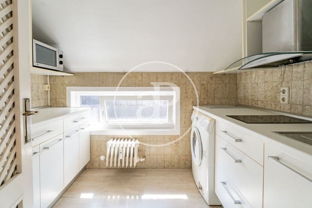 1 soverom Leilighet til salgs i Nueva España, Madrid by med svømmebasseng - € 650 000 (Ref: 9983037)