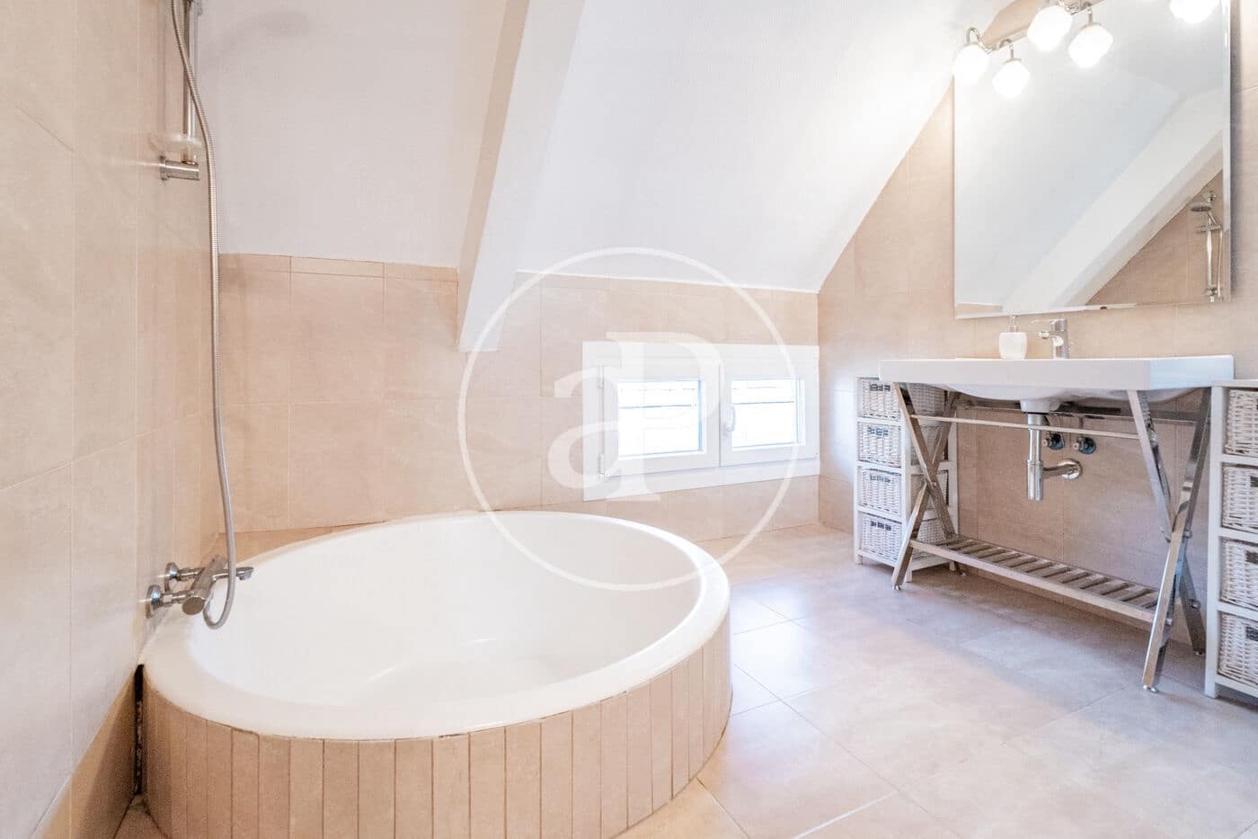 1 sypialnia Apartament na sprzedaż w Miasto Madryt z basenem - 650 000 € (Ref: 9983037)