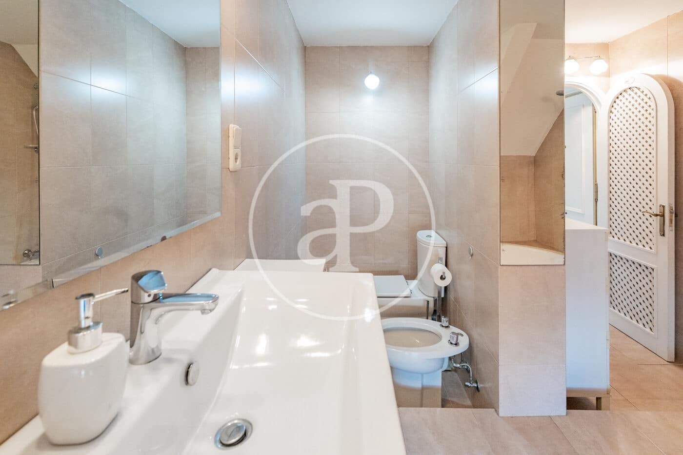 1 sypialnia Apartament na sprzedaż w Miasto Madryt z basenem - 650 000 € (Ref: 9983037)