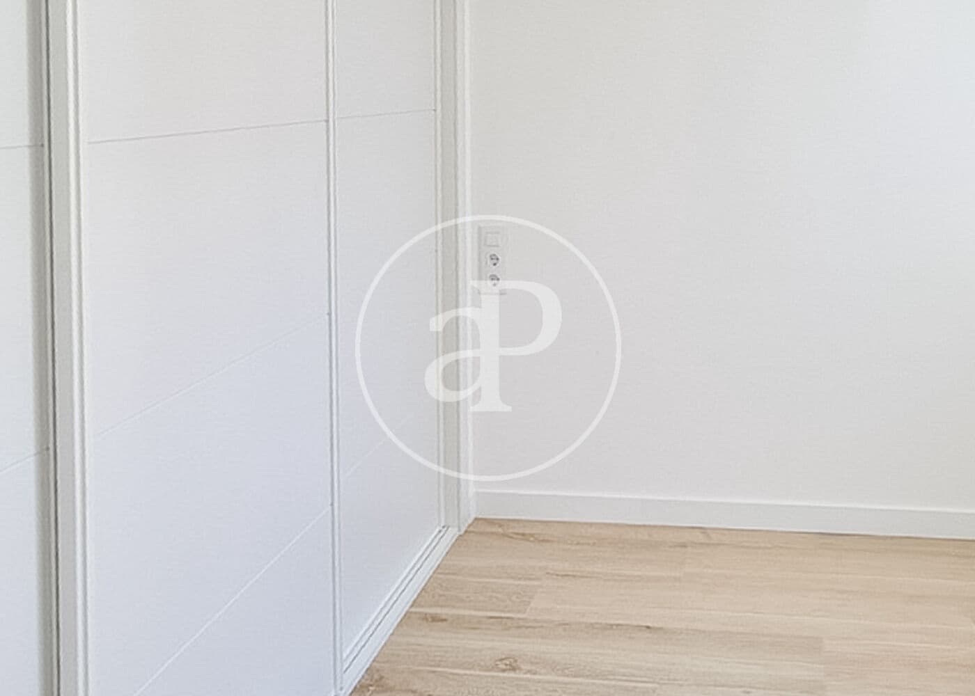Apartamento de 2 habitaciones en Madrid ciudad en venta - 370.000 € (Ref: 9984998)