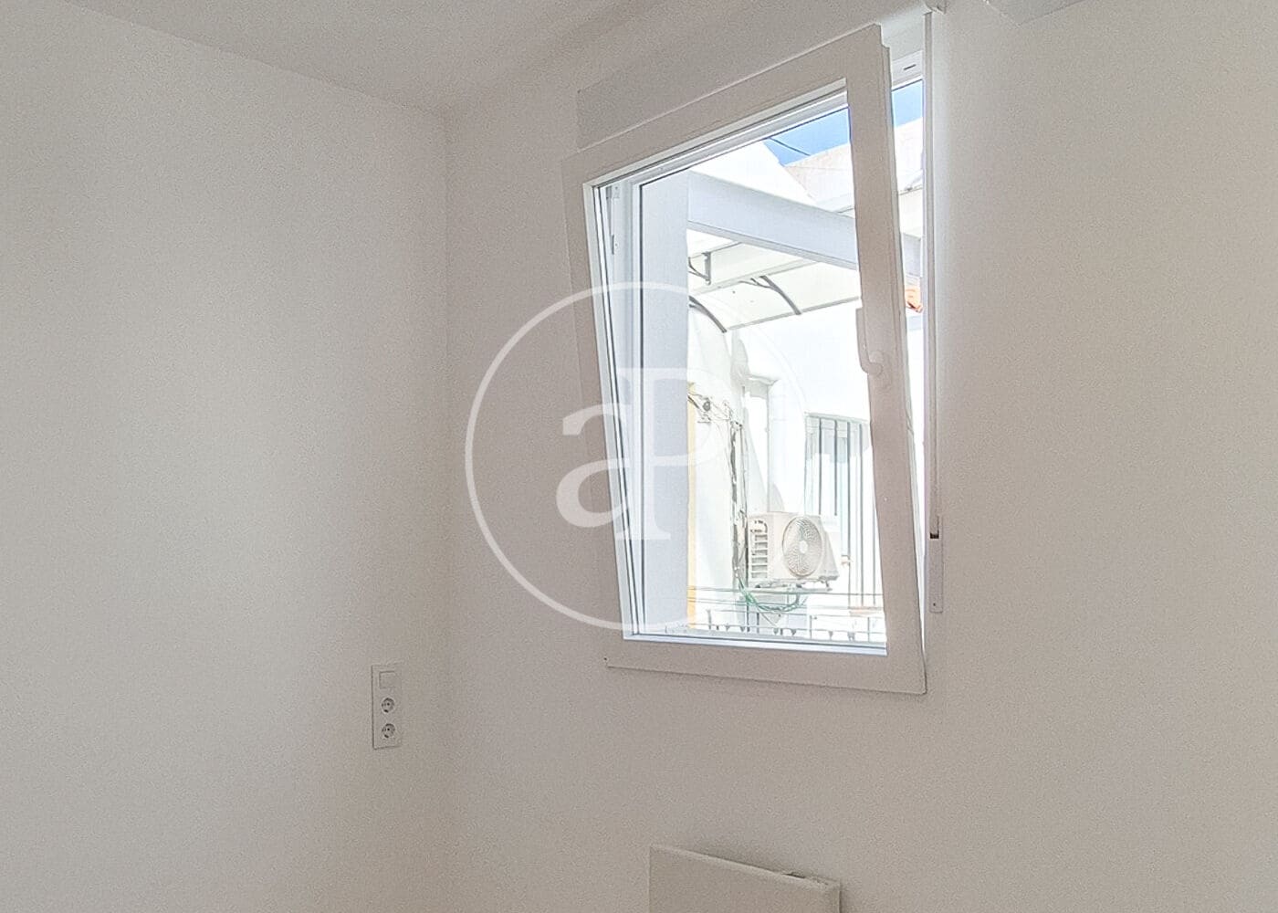 Apartamento de 2 habitaciones en Madrid ciudad en venta - 370.000 € (Ref: 9984998)
